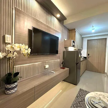 Shore 2 Residences, 1Br Balcony - Pool View