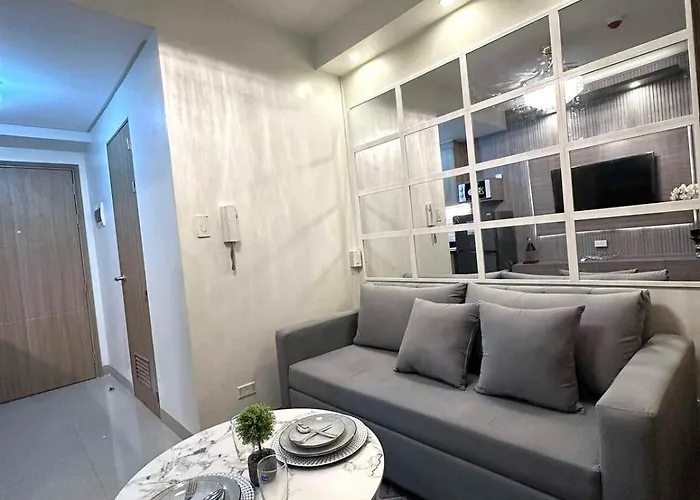 Shore 2 Residences, 1br Balcony - Pool View *